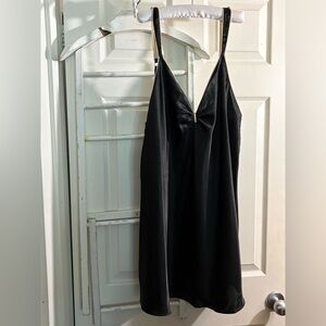 Jones New York Black and gold slip